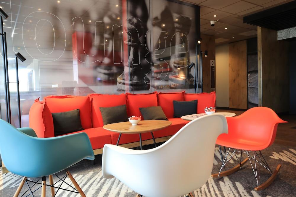 Ibis Aurillac Bagian luar foto